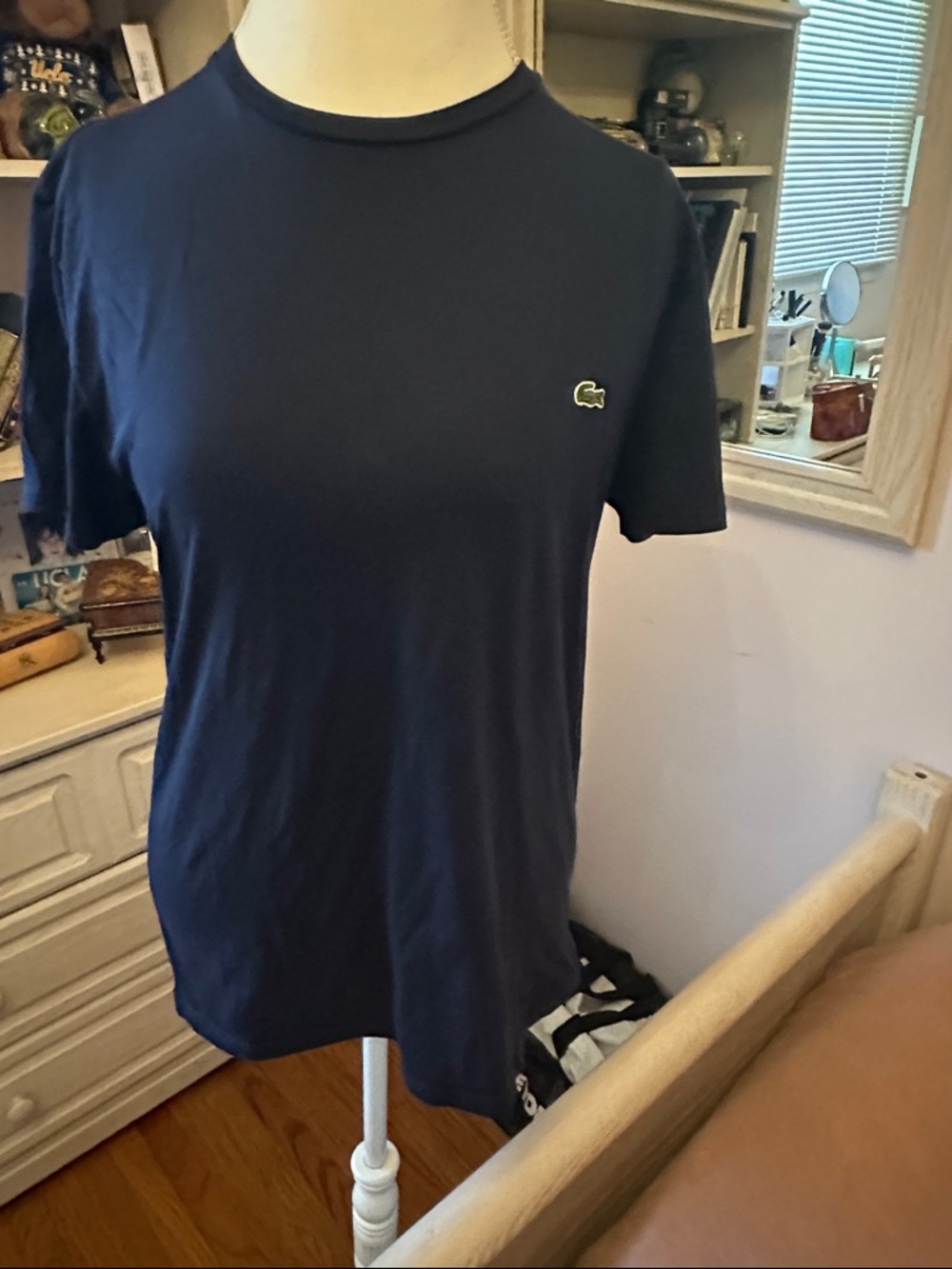 Lacoste Navy ladies  Navy Blue 100 % Pima cotton  Tee with Green Crocodile NWOT
